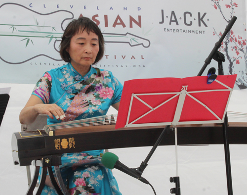 Rosa lee on Guzheng