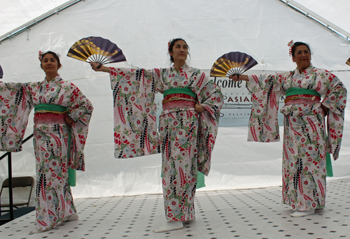 Sho-Jo-Ji Japanese Dancers