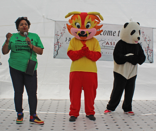 Ward 7 Councilwoman Stephanie Howse and mascots
