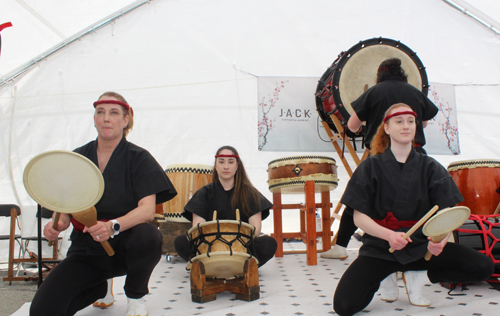 Yume Daiko taiko drummers at Cleveland Asian Festival