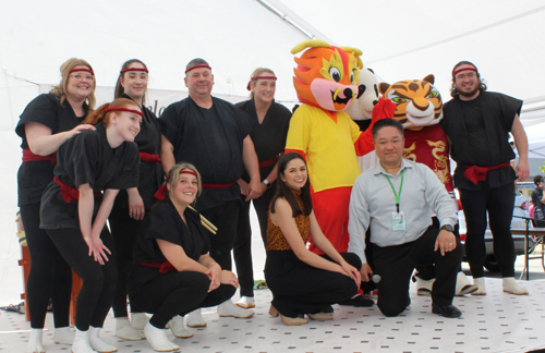 Yume Daiko taiko drummers group photo at Cleveland Asian Festival