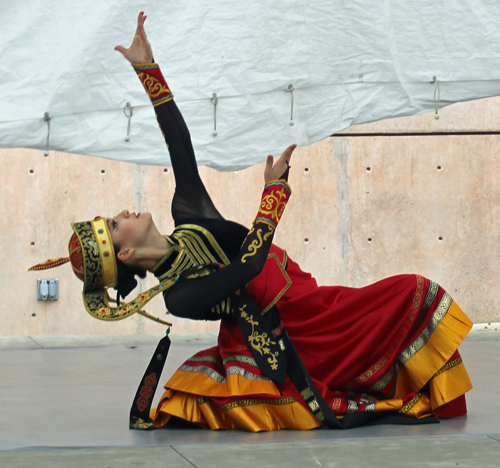 Cleveland Contemporary Chinese Culture Association performer