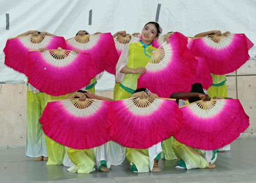 Cleveland Contemporary Chinese Culture Association Fan Dance