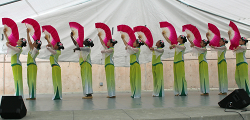 Cleveland Contemporary Chinese Culture Association Fan Dance