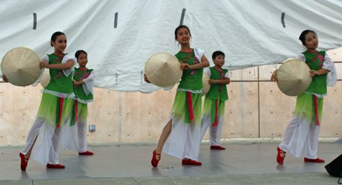 Cleveland Contemporary Chinese Culture Association performer