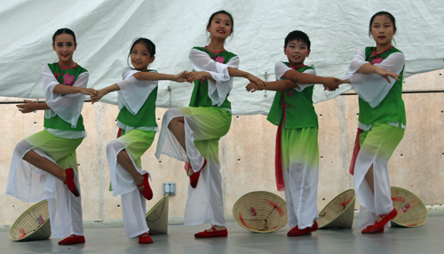 Cleveland Contemporary Chinese Culture Association performer