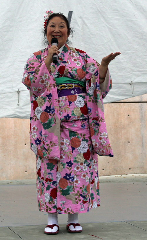 Beverly of Sho-jo-ji dancers