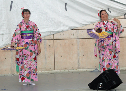 Sho-Jo-Ji Japanese dancers