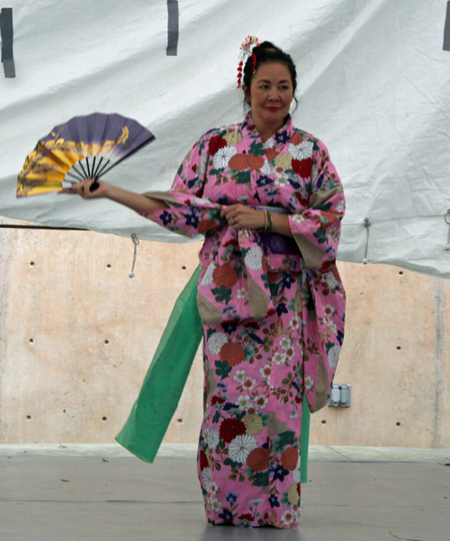 Sho-Jo-Ji Japanese dancers