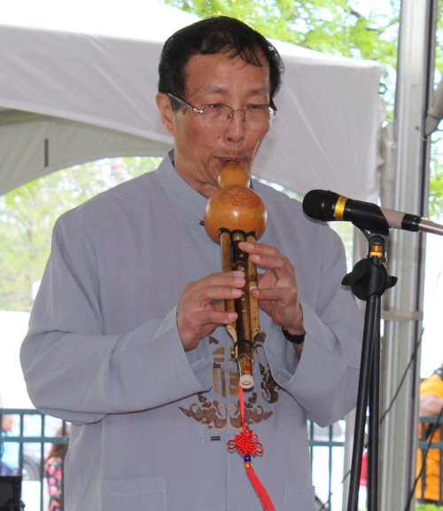 demonstration of traditional Chinese Bamboo Flutes