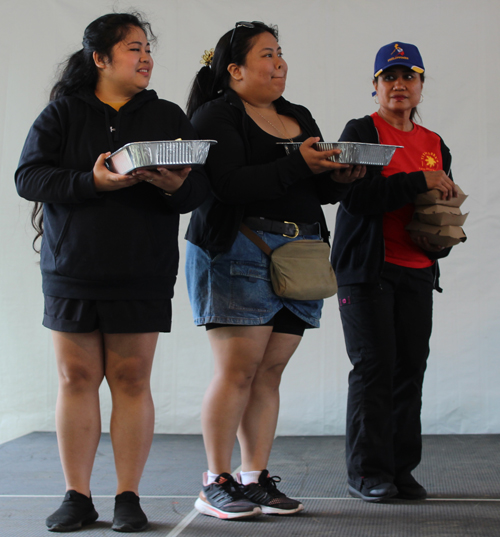 Finalists Parilya and Tita Floras