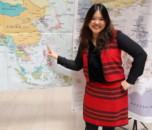 Janice Liu pointing to Taiwan