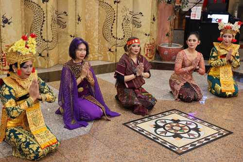 Cleveland Indonesian community performance