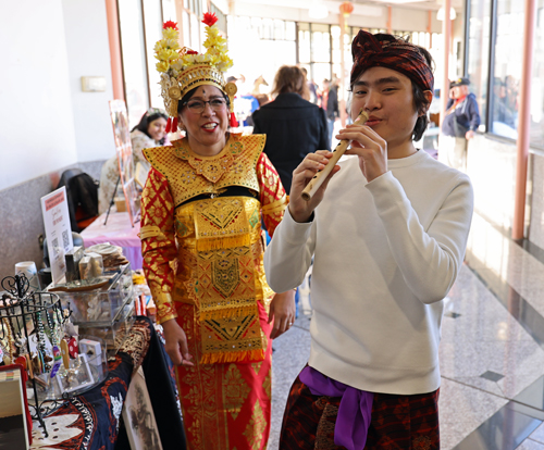 Cleveland Indonesian community table
