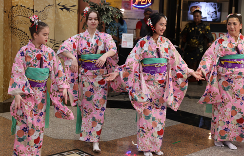 Sho-Jo-Ji Japanese Dancers