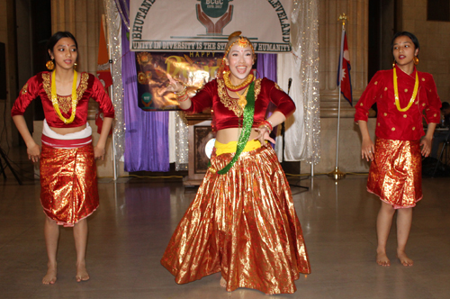 Ayusha Samal and Nepali dancers