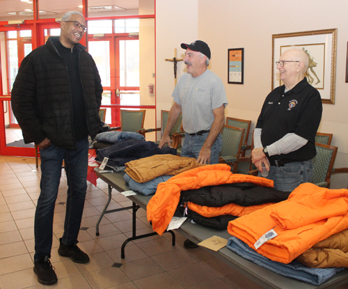 Brad Sellers and KofC volunteers