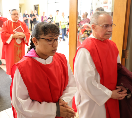 Good Friday Procession begins at La Sagrada Familia