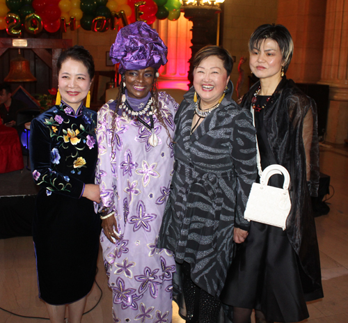 Fei Hong Song, Ying Pu and friends