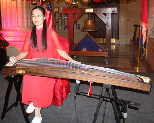 Liting Fan on Guzheng