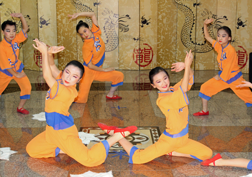 Ling Yun acrobatic dancers