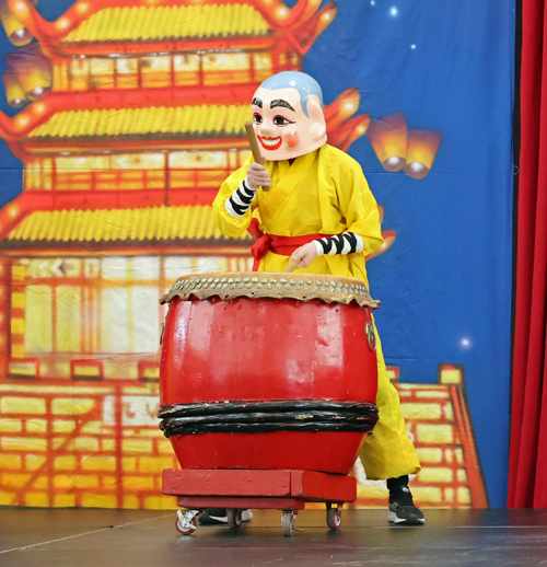 Kwan Family Lion Dance