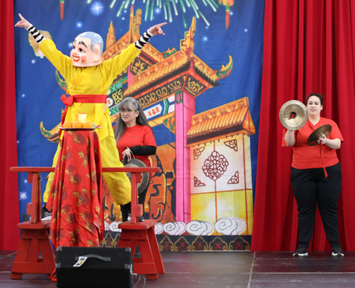 Kwan Family Lion Dance