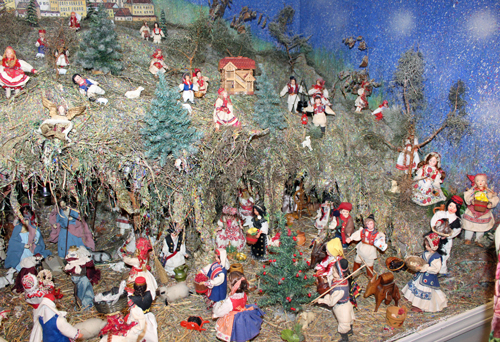 Jerry Malinar Croatian Nativity Display