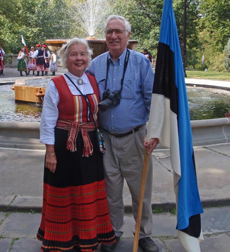 Estonian marchers at One World Day 2009 in Cleveland Cultural Gardens - photos by Dan and/or Debbie Hanson
