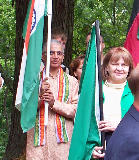 Raj Pillai and Sheila Murphy Crawford at One World Day 2009 in Cleveland Cultural Gardens - photos by Dan and/or Debbie Hanson