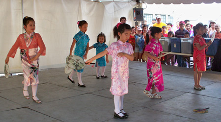 Cleveland Chinese Contemporary Culture Association performers