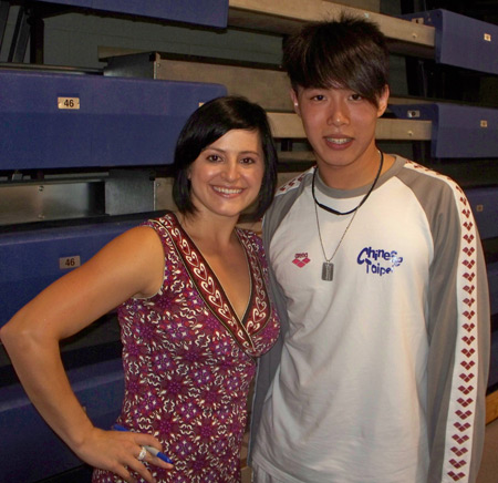 Dominique Moceanu and a fan from Taipei