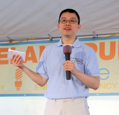 Vi Huynh of the Cleveland Asian Festival introduces Cleveland Mayor Frank Jackson