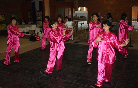 Westlake Chinese Cultural Association women dancers