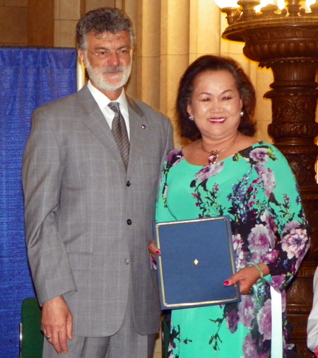 Mayor Frank Jackson and Gia Hoa Ryan