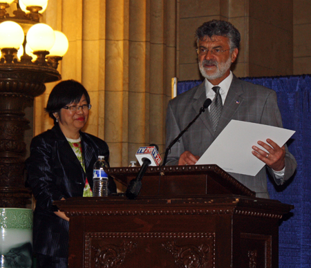 Margaret Wong and Mayor Frank Jackson