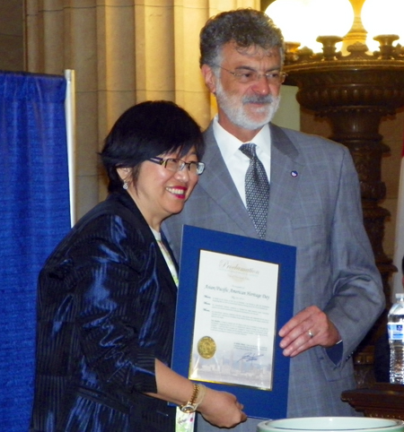 Margaret Wong and Mayor Frank Jackson