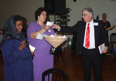 Betina and Joe Meissner pulling raffle winners