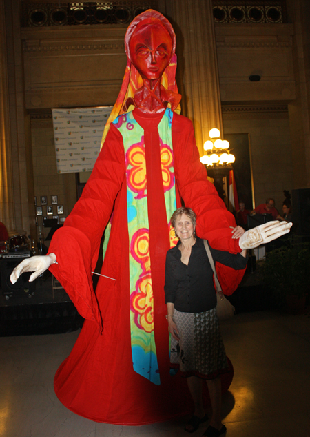 20' tall Parade the Circle character with Robin Van Lear