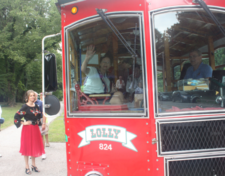 Mary Hamlin on Lolley the Trolley
