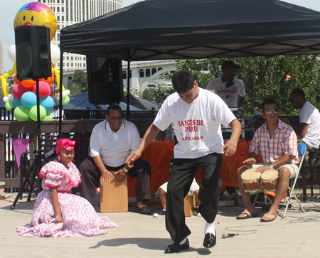 Cleveland Peru community Lando Dance
