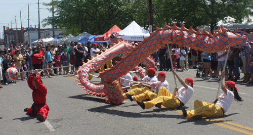 Wah Lum Kung Fu of Columbus Ohio performing a traditional Chinese Dragon Dance 