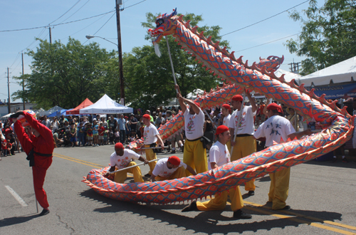 Wah Lum Kung Fu of Columbus Ohio performing a traditional Chinese Dragon Dance 