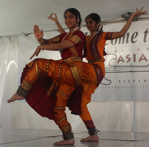 Indian dance by Sujatha Srinivisan students from Shri Kalaa Mandir