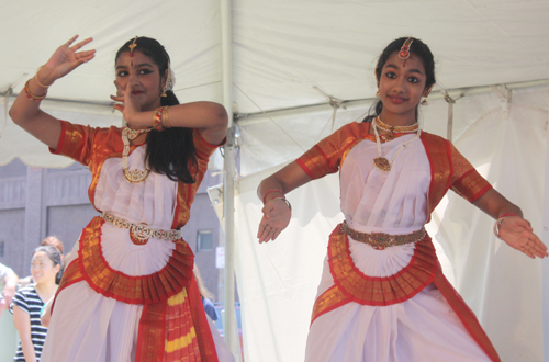 Indian dance by Sujatha Srinivisan students from Shri Kalaa Mandir