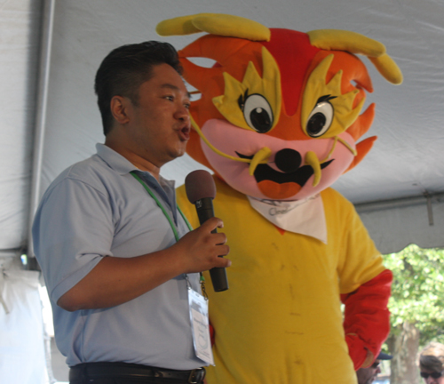 Wayne Wong with Wushu the Dragon