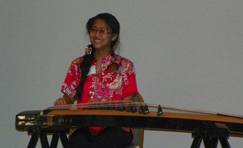 Demi Zhang on her guzheng 