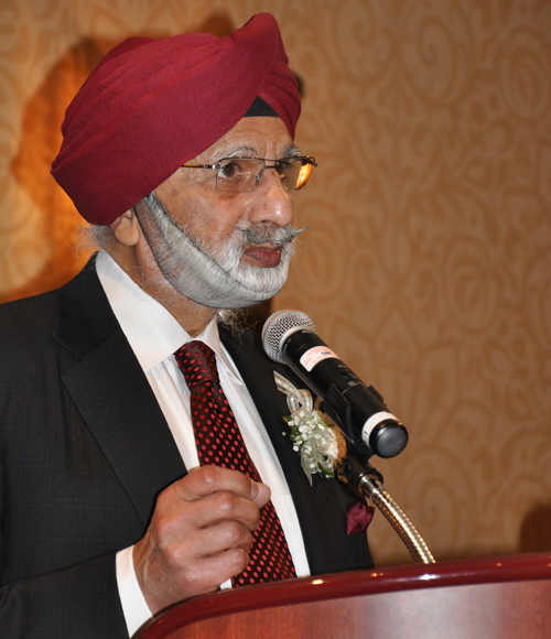 Ratanjit Sondhe giving his acceptance speech