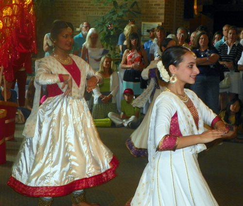 Students of the Anga Kala Kathak Academy