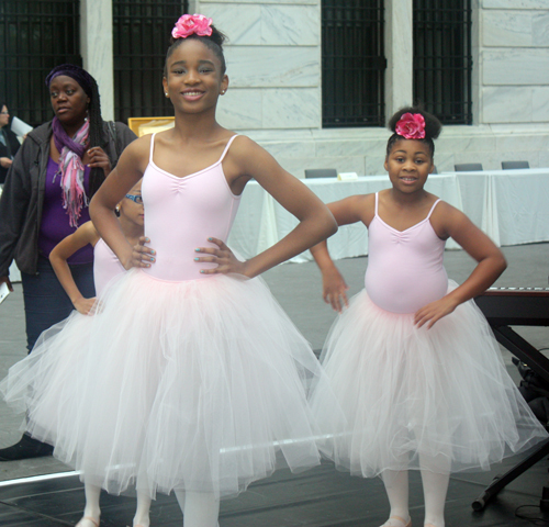 Cleveland Ballet dancers